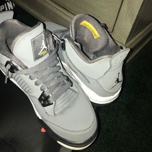 Jordan retro 4s